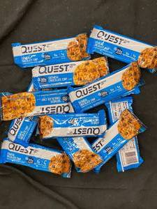 lot 338 image: Quest Oatmeal choc chips protein Bars&nbspBest&nbspBy 05302024
