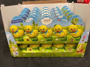 lot 661 image: Lindt box of Mini Chicks Chocolate&nbspBest&nbspBy 08312023