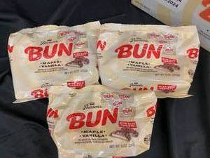 lot 440 image: Pearsons Maple Vanilla BUN 3 Bags&nbspBest&nbspBy 02152024