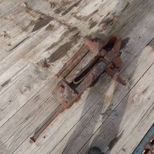 lot 6 image: BLACKSMITH POST VICE