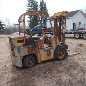 lot 11 image: PETTIBONE MERCURY FORKLIFT