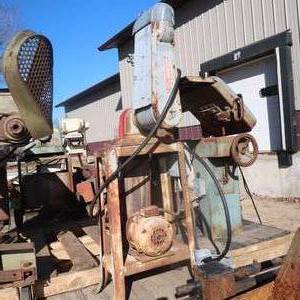 lot 15 image: DELTA ROCKWELL BAND SANDER