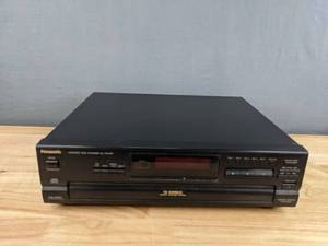 lot 77 image: Panasonic 5-Disk CD Player SL-PD469 E