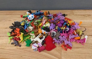 lot 96 image: Variety of Small Plastic Prize Box Toys E