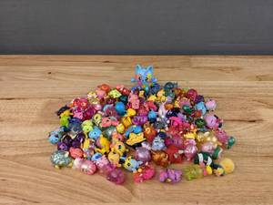 lot 118 image: Assorted Hatchimals E