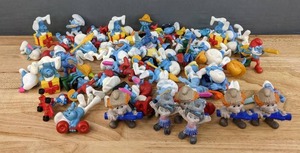 lot 33 image: Large Vintage Collection of Smurfs Figure Toys E