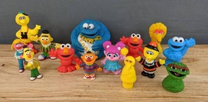 lot 55 image: Vintage Sesame Street Figure Toys E