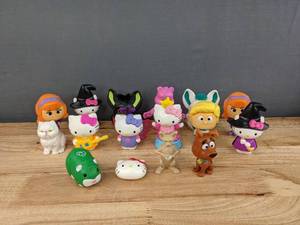 lot 120 image: Assorted Toys includes Hello Kitty and Scooby Doo Characters E