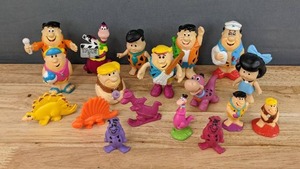 lot 49 image: Collection of Vintage Flintstone Figures E