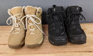 lot 124 image: Two Pairs of Womens Dr. Scholls Size 6 Boots and Lands End Size 6 Boots F