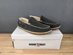 lot 51B image: Womens Minnetonka Tilden Hardsole Slippers Size 8.5M N