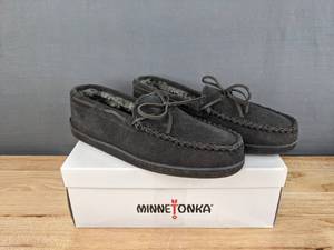 lot 84B image: New Mens Minnetonka Pile Lined Hardsole Slipper Size 11W N