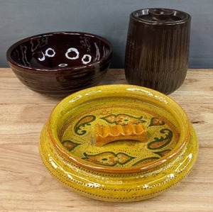 lot 129 image: Yellow Barware Ashtray, Stoneware Bowl and Red Wing Container with Lid E