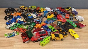 lot 65B image: An Assortment of Miniature Cars E