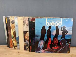 lot 15C image: (10) Vintage Records includes The Monkeys, Johnny Rivers, Neil Diamond,The Byrds, and Teddy Pendergrass E