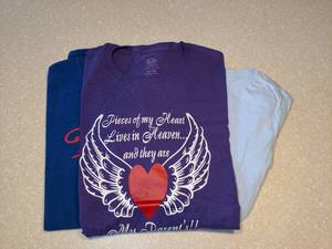 lot 430 image: Three Short Sleeve T-Shirts Miller Time  Angels Wings FML Purple Blue Size XL P