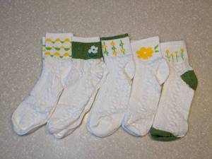 lot 433 image: Five New Pair of Ankle Socks Flowers Green White Yellow P