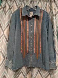 lot 438 image: New Field Gear Womens Jean Shirt Size XL P