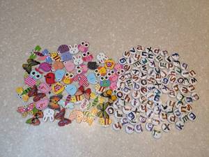 lot 445 image: New Wooden Animals 50 Pieces New Round Wooden Pieces 100 Pieces P
