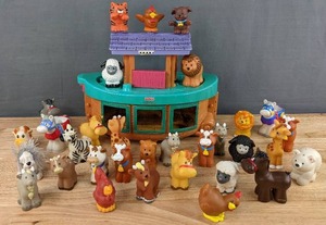 lot 77A image: Little People Noahs Ark with Approx. 32 Toy Animals E