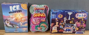lot 143 image: Brand New Ice Hoppers Board Game, Slimygloop Slimy Sand, SPACE JAM A New Legacy Collectible 10 Pack Mini Figures F