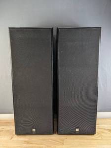 lot 10 image: JBL G400 Tower Speakers E