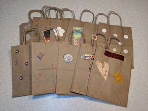 lot 456 image: 14 Unique Homemade Gift Bags 14 Count P