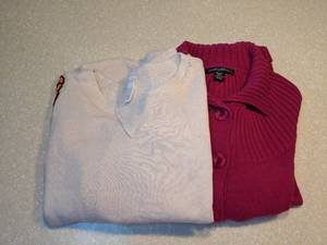 lot 458 image: Womens Dark Pink Sweater Petite PXL New Beaded Pullover Size SP P