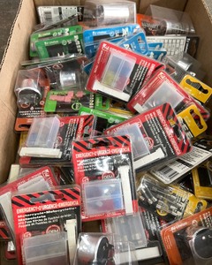 lot 103 image: Automotive Fuses