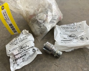 lot 113 image: Hydraulic Fittings