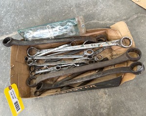lot 125 image: Wrenches, large and small
