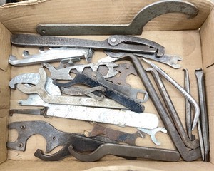 lot 132 image: Spanner Wrenches, 90 Degree Screwdrivers