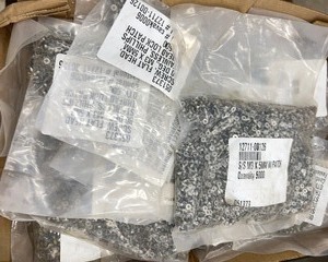 lot 131 image: Bulk Flat of Machine Screws