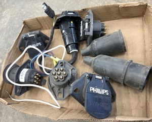 lot 152 image: Trailer Lights Connector Sockets