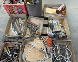 lot 171 image: Pallet of Shop Tools