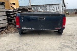 lot 301 image: 07-13 GMC Sierra SLT Truck Bed