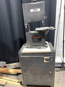 lot 361 image: CENTRAL MACHINERY 9 BAN SAW ON CART WITH DRAWERS