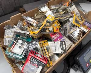 lot 369 image: Assorted Packs of Automotive Fuses