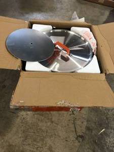 LOCO 30 qt. Sure Spark Turkey Fryer    Customer Returns See Pictures