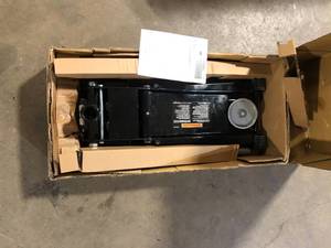Husky 2.5-Ton Pro Low Profile Car Jack   Customer  Returns See Pictures