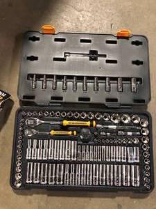 GEARWRENCH 14 in. and 38 in. Drive 6-Point Standard & Deep SAEMetric 90-Tooth Ratchet and Socket Mechanics Tool Set (106-Piece)    Customer Returns See Pictures
