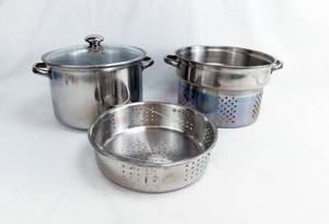 lot 65 image: 4 Piece Pot with Steamer Basket