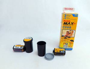 lot 40 image: Lot of 6 Rolls of Kodak Film
