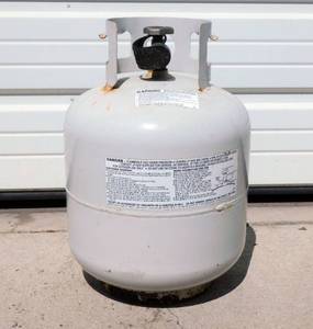 lot 72 image: 20 LB Propane Tank