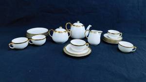 lot 69 image: Vintage 1920s-1940s Noritake Goldena Porcelain Gold Rimmed Childs Tea Set