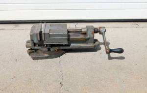 lot 79 image: Select Machine and Tool Swivel Vise