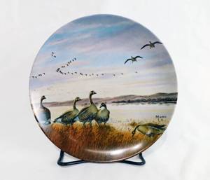lot 100 image: Vintage 1982 Moment of Rest by David Maass Numbered Collectible Plate