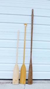 lot 70 image: Lot of 3 Oars
