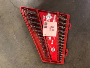 Milwaukee Combination SAE Wrench Mechanics Tool Set (15-Piece)   Customer Returns See Pictures