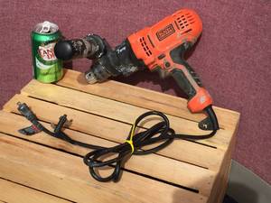 lot 16 image: B&D 12 Electric Drill